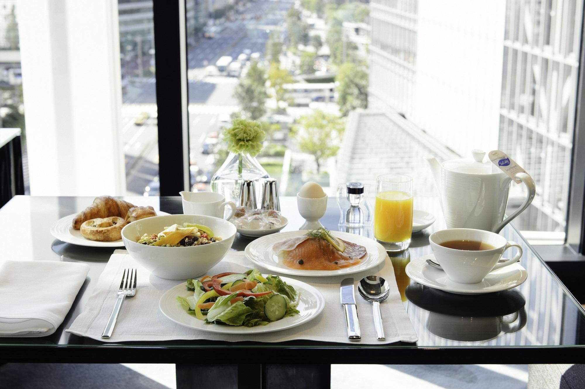Oakwood Premier Tokyo Hotel Екстериор снимка A breakfast table