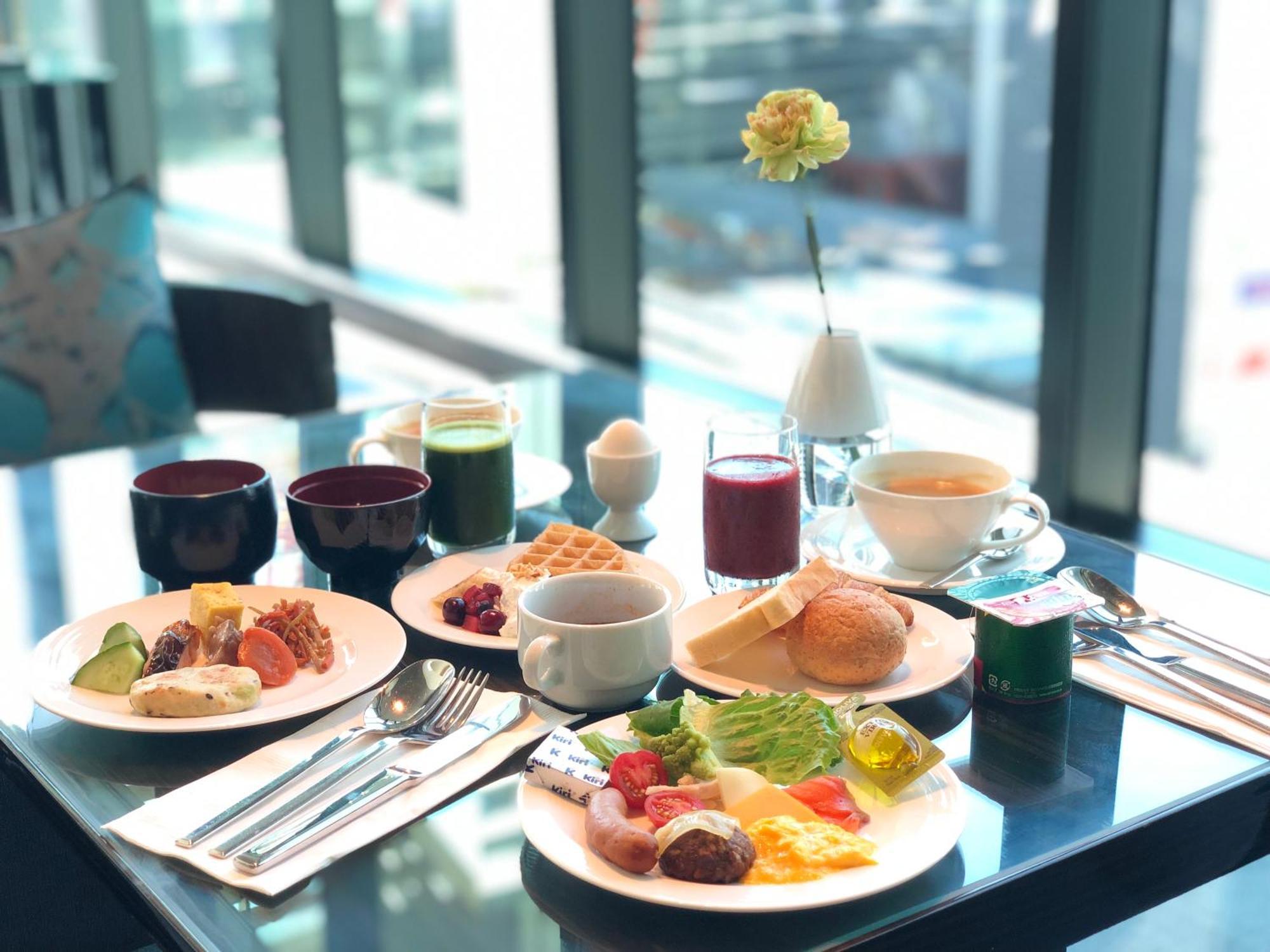 Oakwood Premier Tokyo Hotel Екстериор снимка A breakfast at the lounge